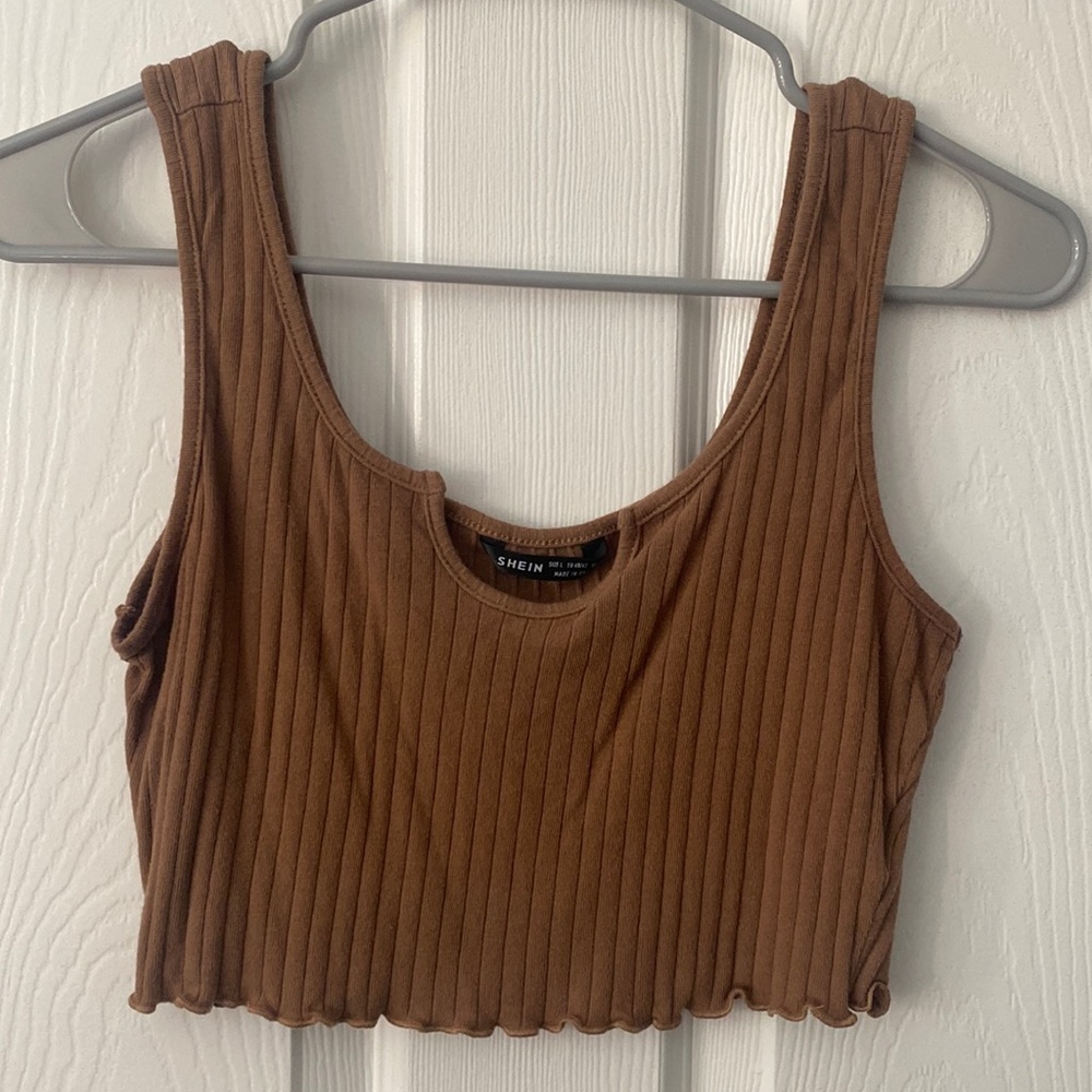 Notched Neck Rib-Knit Cropped Tank Top Size Large - Picture 3 of 7